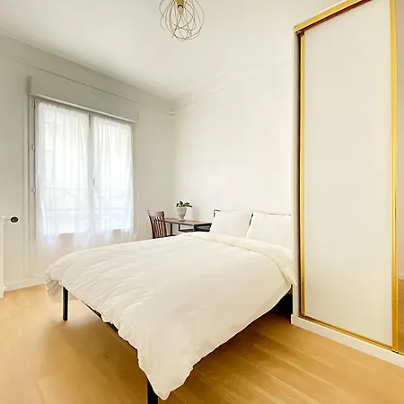Lovely Flat 75m2 Close To Eiffel Tower * 파리